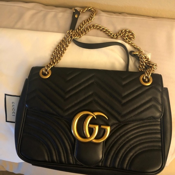 Gucci Handbags - Medium gucci marmont bag